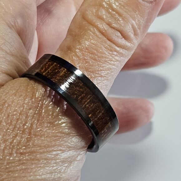 Three Kings Black With Wood Grain Look Men's Ring Size 13.5 - Picture 5 of 12